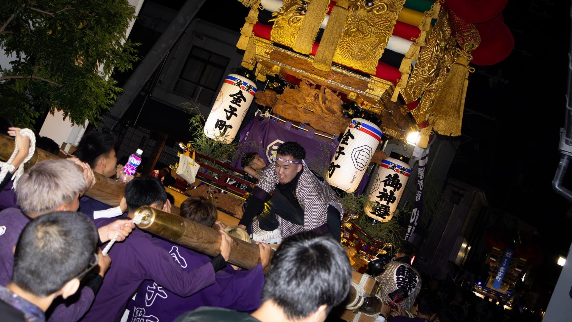 三島川之江太鼓祭りの様子