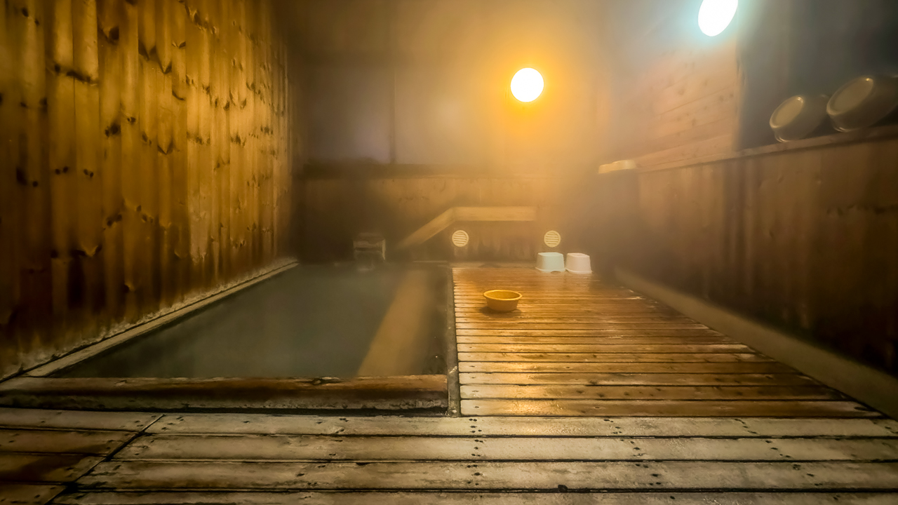 Essential Hot Spring Items for First-Timers | 3 Must-Have Items - Face Towel is All You Need